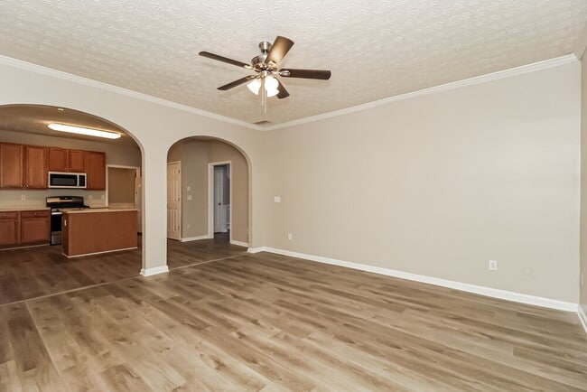 Photo - 3130 Kirkwood Dr NW