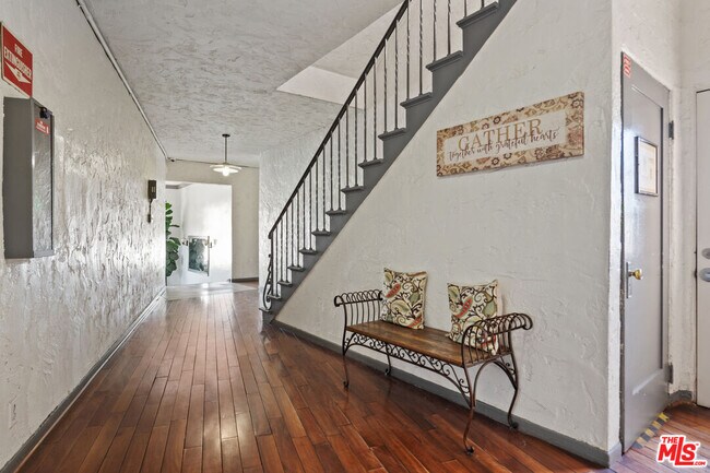 Photo - 5320 W Olympic Blvd Condo Unit 10