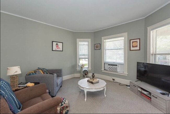 Building Photo - 512 Glenwood Ave SE Unit 2 Rental