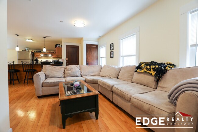 Photo - 17 Bentley St Unit 2