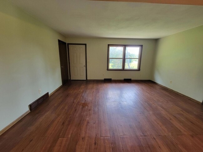 Photo - 205 Sharon St