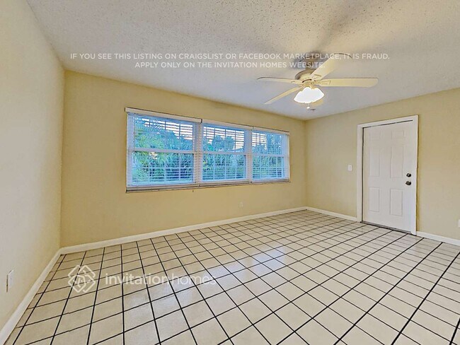 Photo - 1077 40th Ave NE