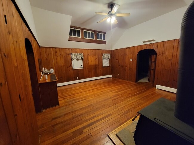 Sala de estar - 7 Christian Ave