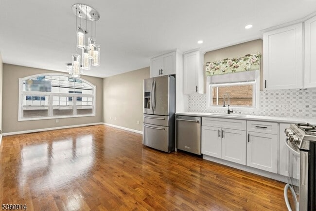 Photo - 110 16th Ave