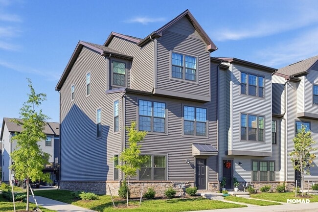 335 E Cochran St
