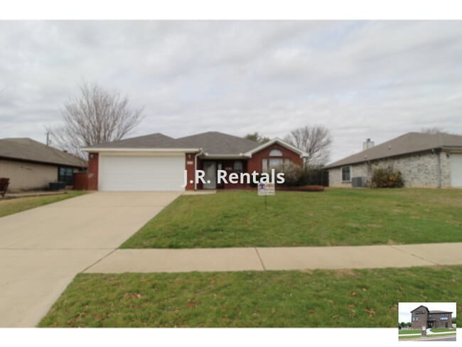 Photo - 5211 James Loop