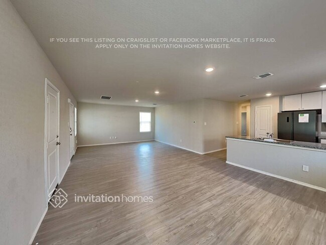 Photo - 7335 Avila Vis