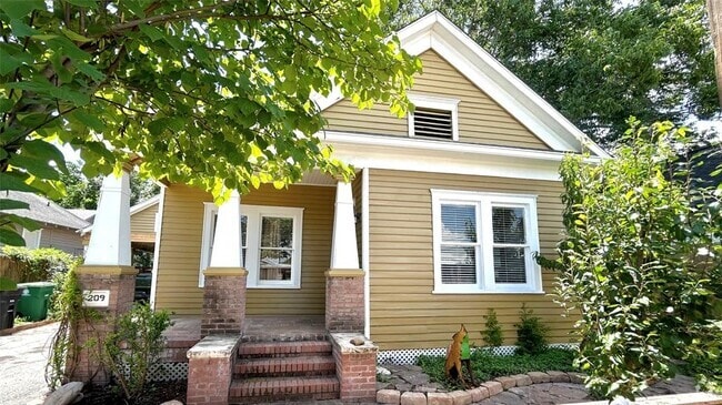 Building Photo - 209 Walton St Rental