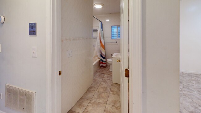 Photo - 277 Paris St Unit 3