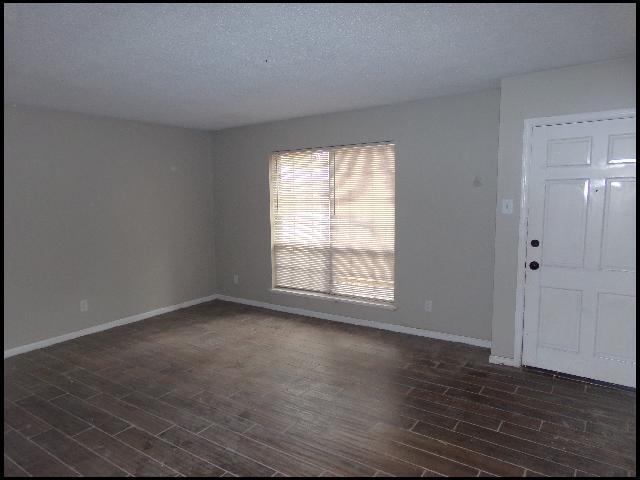 Photo - 5803 Chaucer Ln