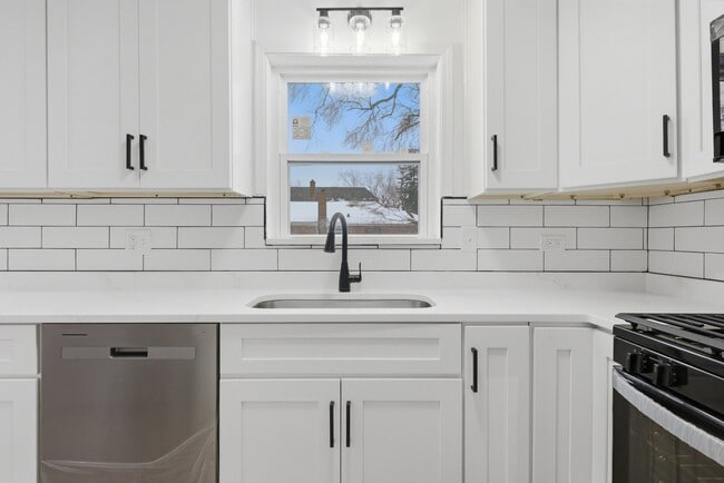 Photo - 12358 S Lowe Ave