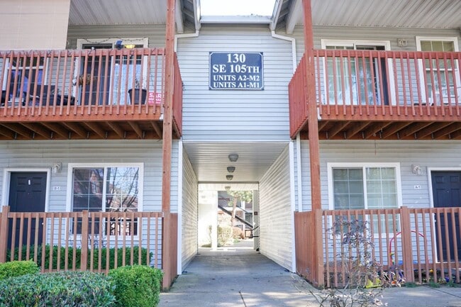 Building Photo - Garden Level 1 Bdr w/ Private Patio Ready ... Unit H1