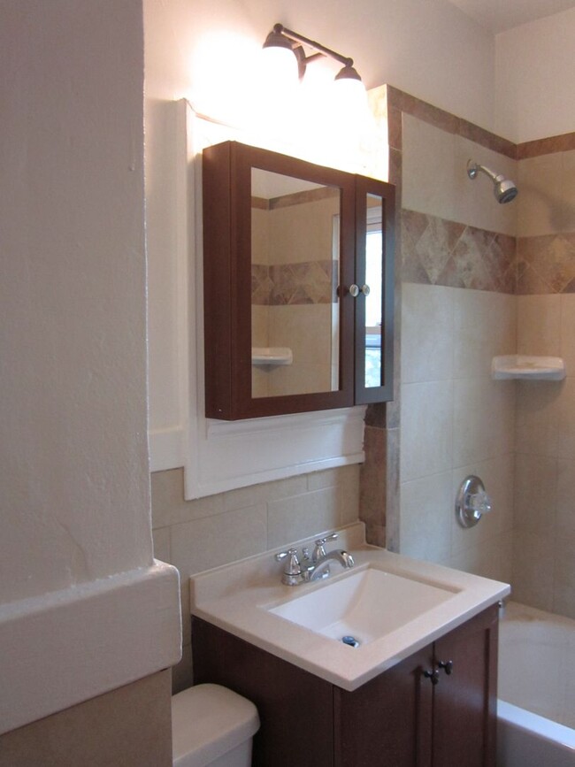 Photo - 744 Allen St Unit Apt 2