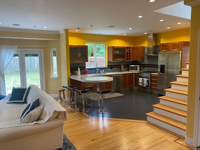 Photo - Fully Furnished House in South San Francisco - 2 Bedroom, 2 Bathroom
