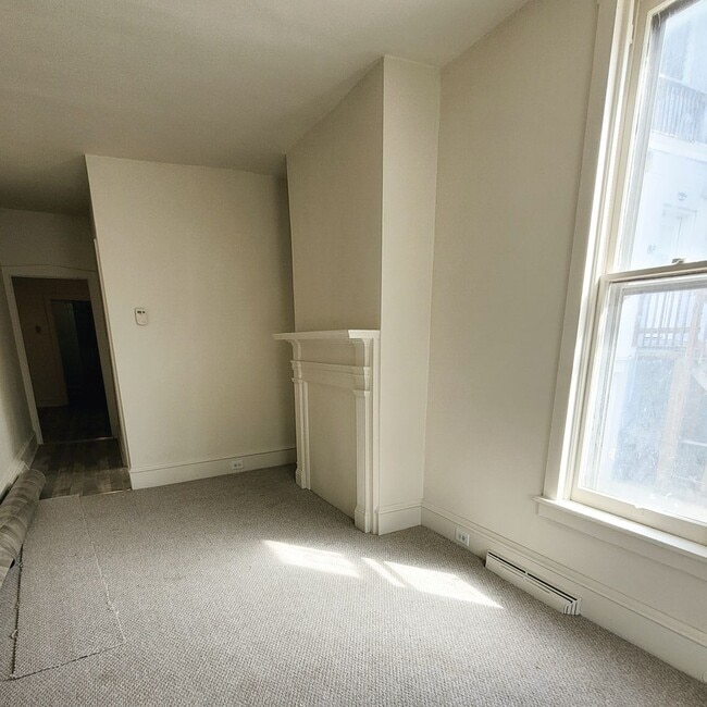 Photo - 86 E Franklin St Unidad First Floor