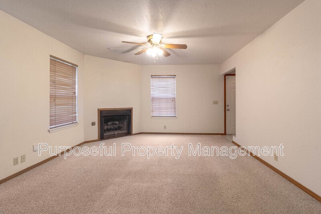 Photo - 216 N Fretz Ave