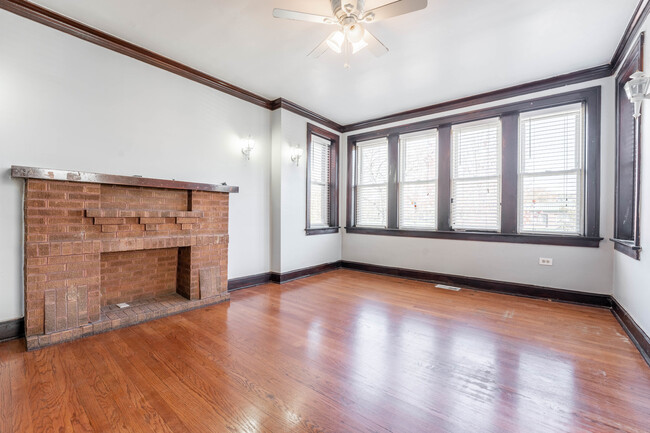 Photo - 2616 N Kilbourn Ave Unidad 1 Rental