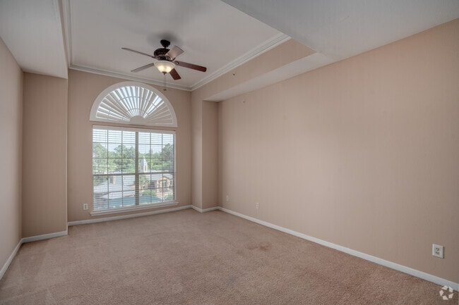 1BR, 1BA - 650SF - Living Room