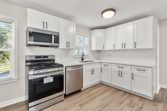 Photo - 3811 Luca St