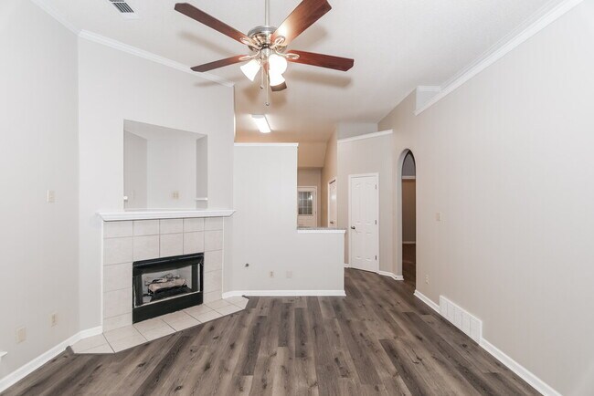 Photo - 6887 Seaside Dr