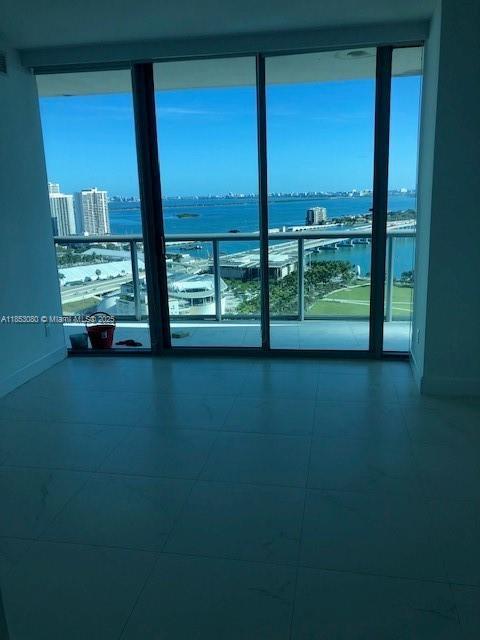 Photo - 888 Biscayne Blvd Unidad 2811