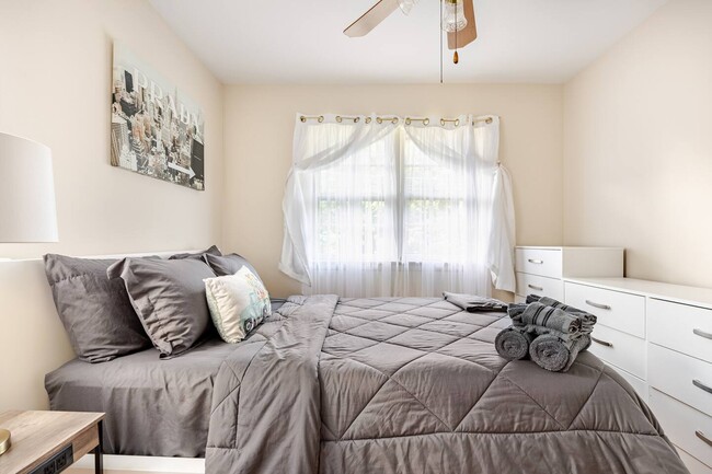 Photo - 7527 Fairwood Ln