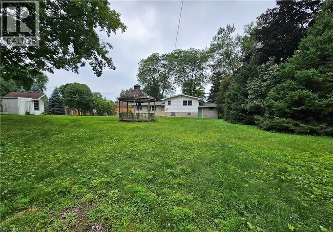 Photo - 151 Seneca Ct