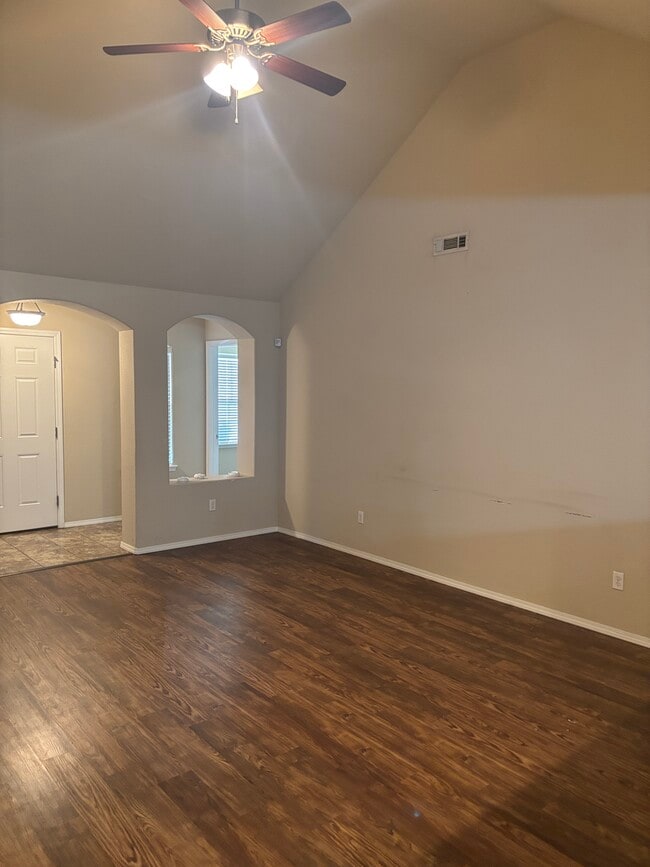 Photo - 630 Saddlehorn Dr