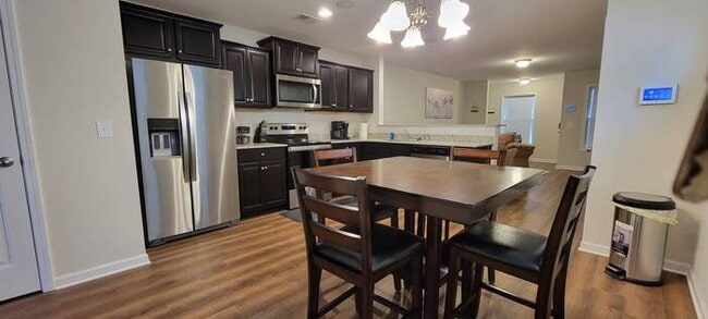 Photo - Furnished rental