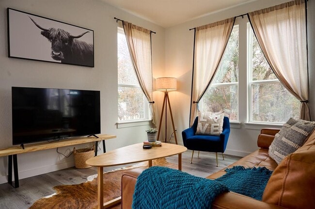 2076 Dry Creek