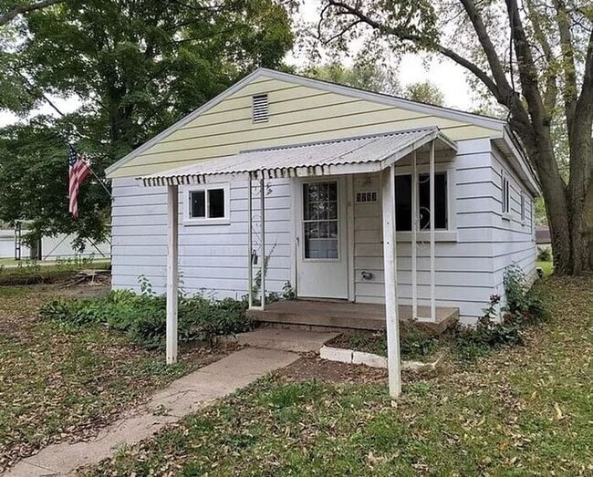 Building Photo - 3 Bedroom 1 Bath Home on the North Side