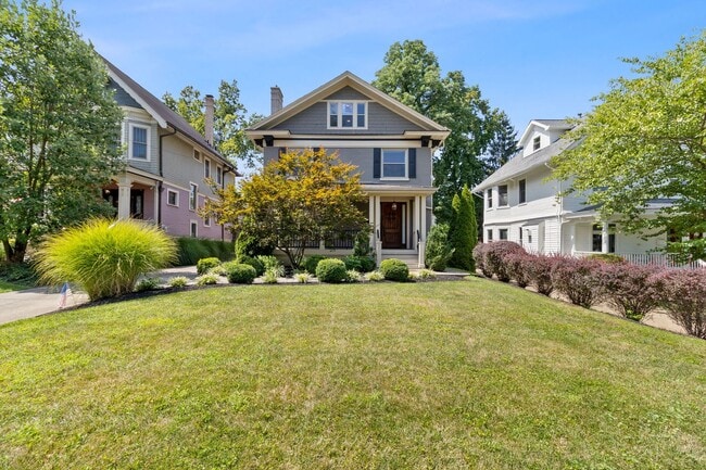 Building Photo - 3739 Hyde Park Ave