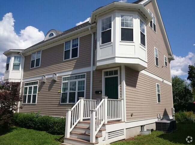 Building Photo - 155 Franklin St Rental