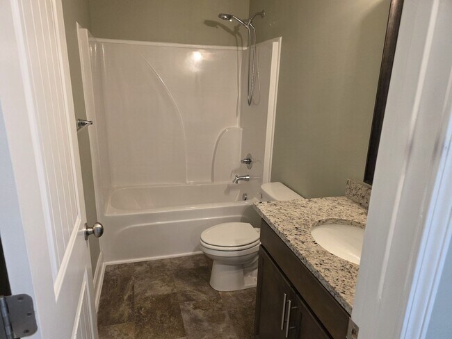 Photo - Gorgeous 4 bedroom rental!