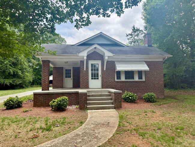 Building Photo - 3 bedroom, 1 bath house in Burlington