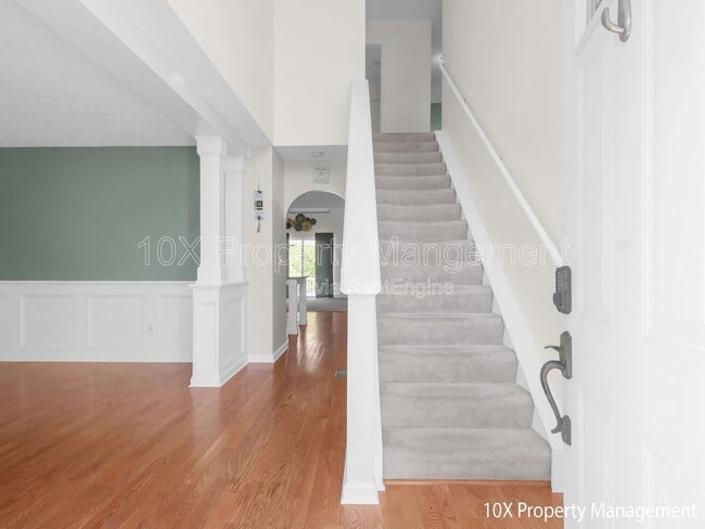 Photo - 49 Knights Bridge Dr W