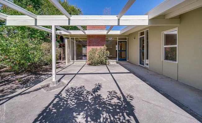 Photo - 3 Bed 2 Bath Home w/ Bonus Room in Palo Alto.