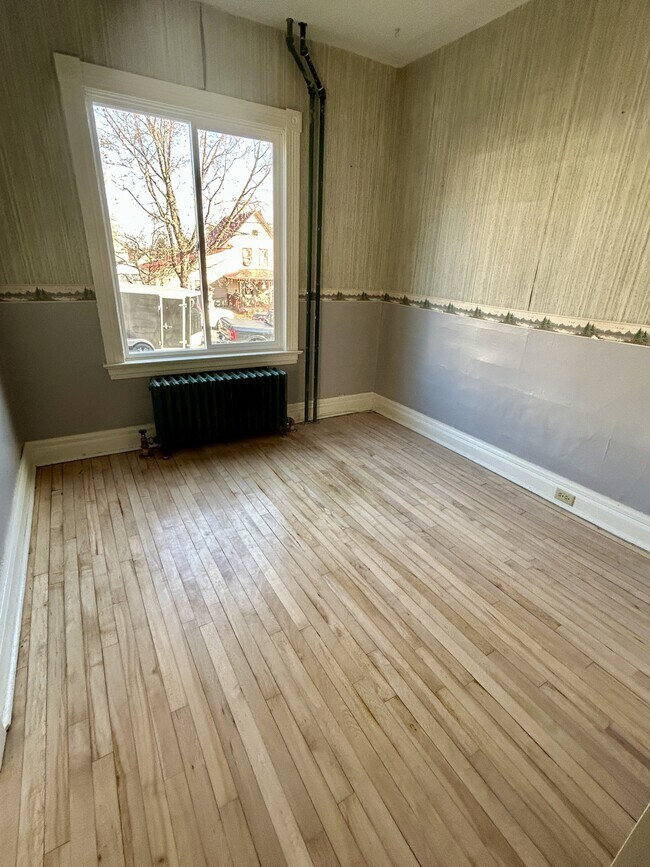 Photo - 115 W Wisconsin Ave E