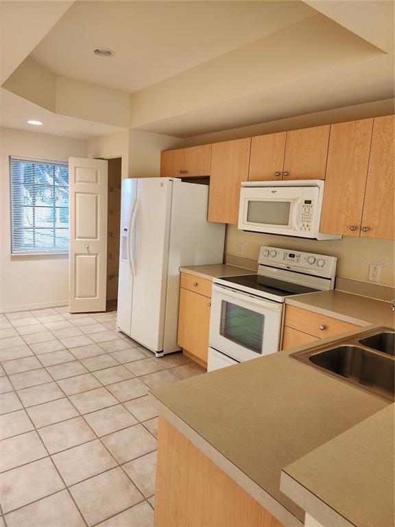 1216 Rio De Janeiro Ave