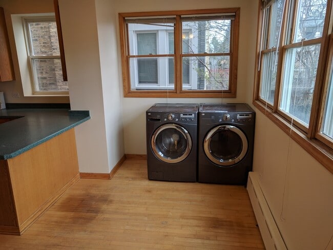 Photo - 5147 W Cullom Ave Unit 1