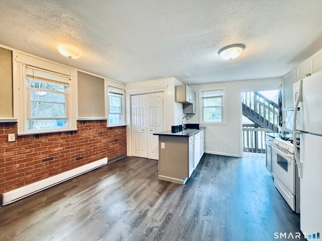 Photo - 24 Northill St