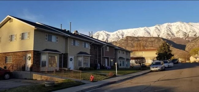 Photo - 479 E 820 S