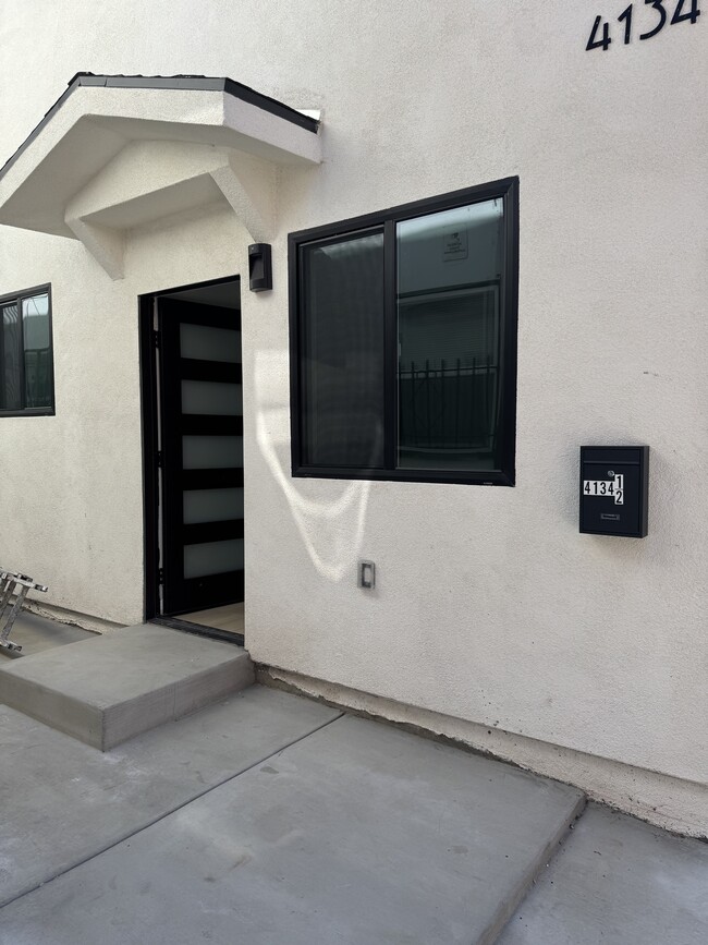 Building Photo - 4128 Leimert Blvd Unit 4134