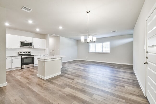 Photo - 9800 Grosbeak Ln