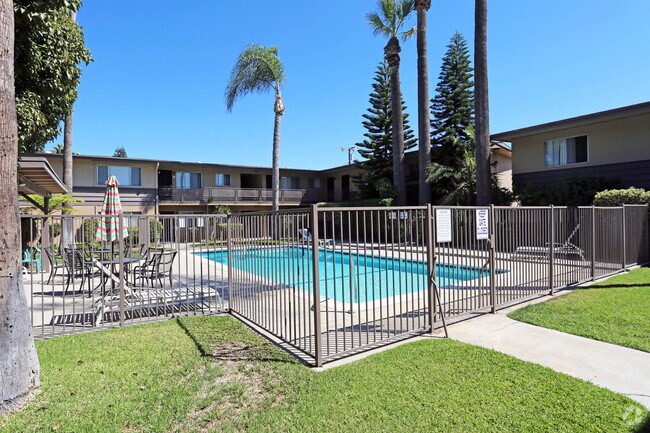 Photo - Hillcrest Manor