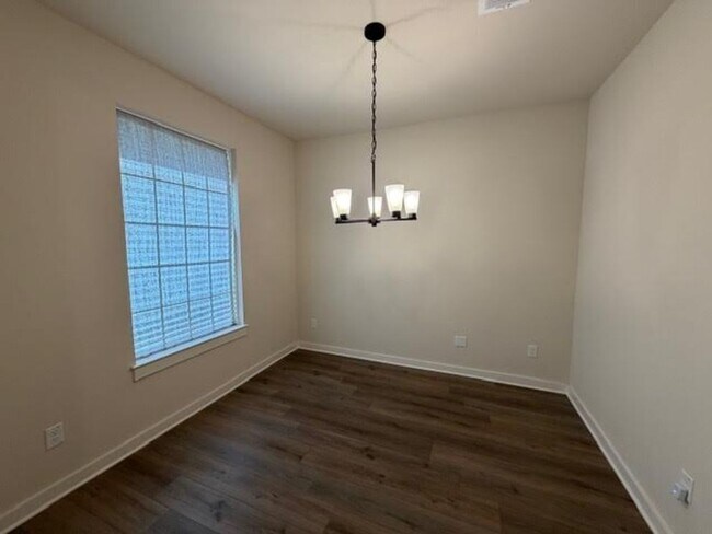 Photo - New Build in China Spring