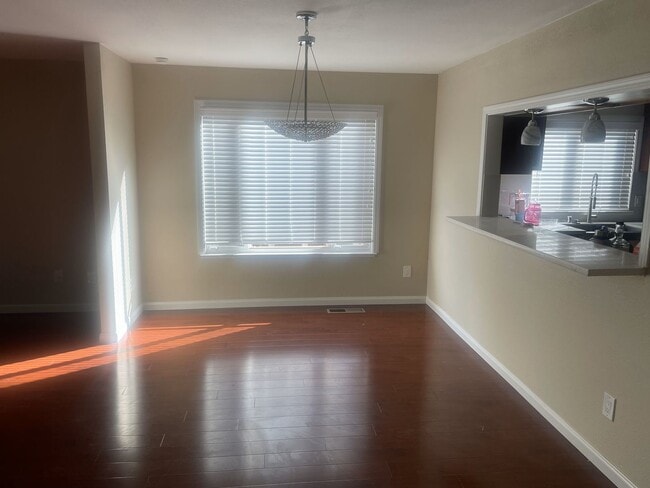 1215 Club Dr