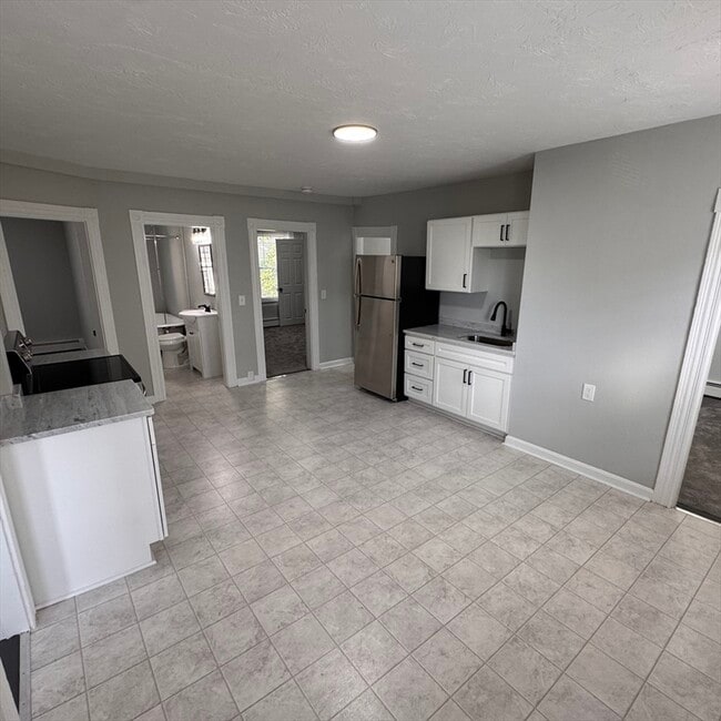 Photo - 77 Oak St Unit 2