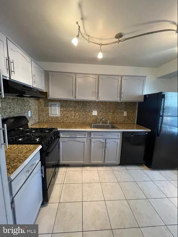 Photo - 6038 Westchester Park Dr Unit 102