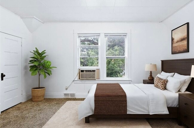 Photo - 612 7th Ave S